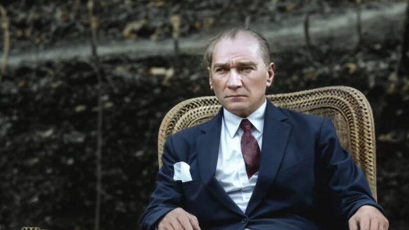 Atatürk'ün Özellikleri ve Stili & Atatürk'ün Sevdiği Aksesuarlar